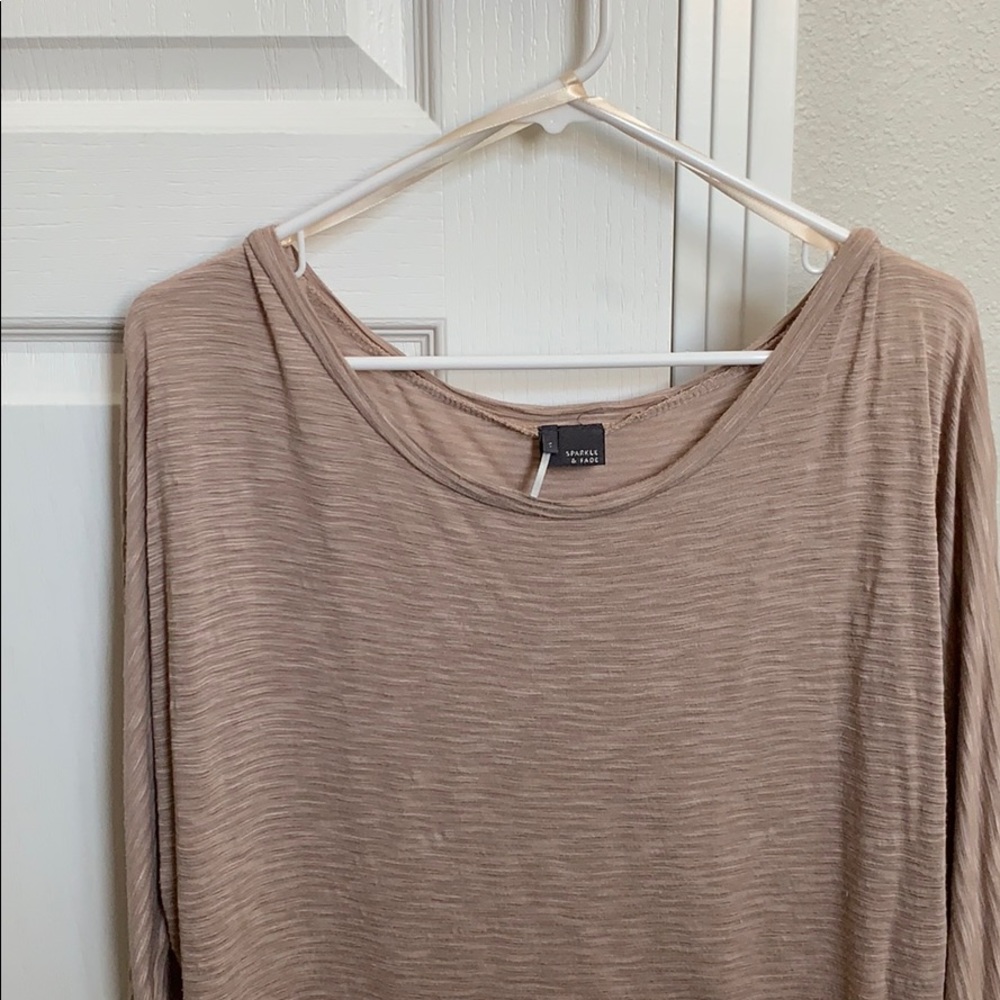 Women’s neutral top